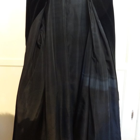 Ethel Pear for One Up Black Velvet coat size 14W - Picture 7 of 10